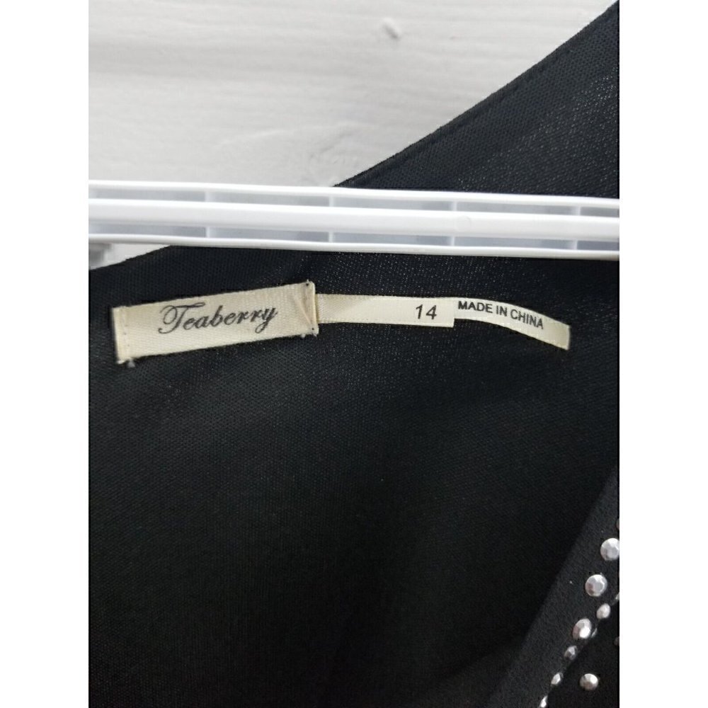 Teaberry Black Shift Dress With Peekaboo Sleeves And Metal Beading Size 14 - Picture 4 of 9
